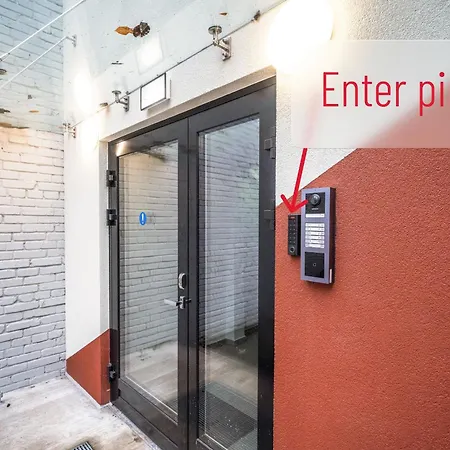 Airport-bus - 13 North - Comfort 4 * Ταλίν