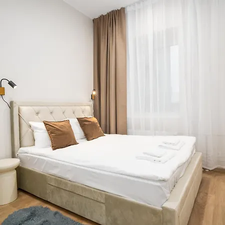 Airport-bus - 13 North - Comfort 4 טאלין